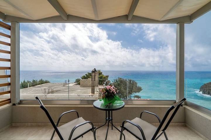 Ferienhaus für 6 Personen, mit Balkon und Pool