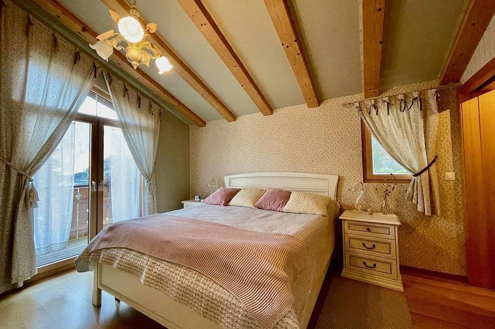 Luxuriöses Chalet - Walensee - Schwimmbad - Sauna in Walensee (Heidiland), Quarten