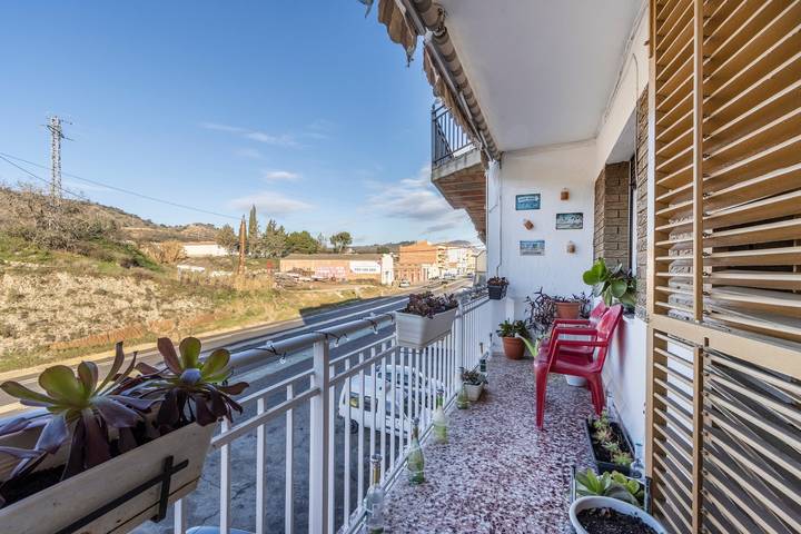 Ganze Wohnung, Apartment 'Pablo y Francisca' mit Bergblick, privater Terrasse, Wlan, kein Klimaanlage in Alfarràs, Costers del Segre