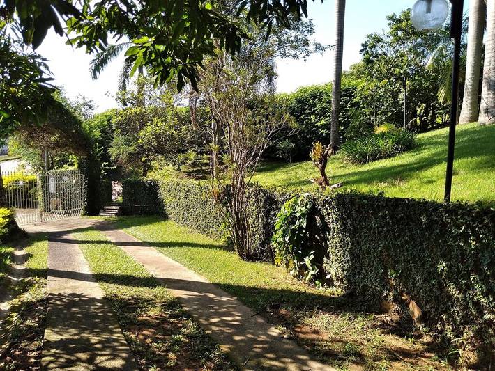 Casas e apartamentos de temporada para 10 pessoas, com balcão e jardim em Amparo