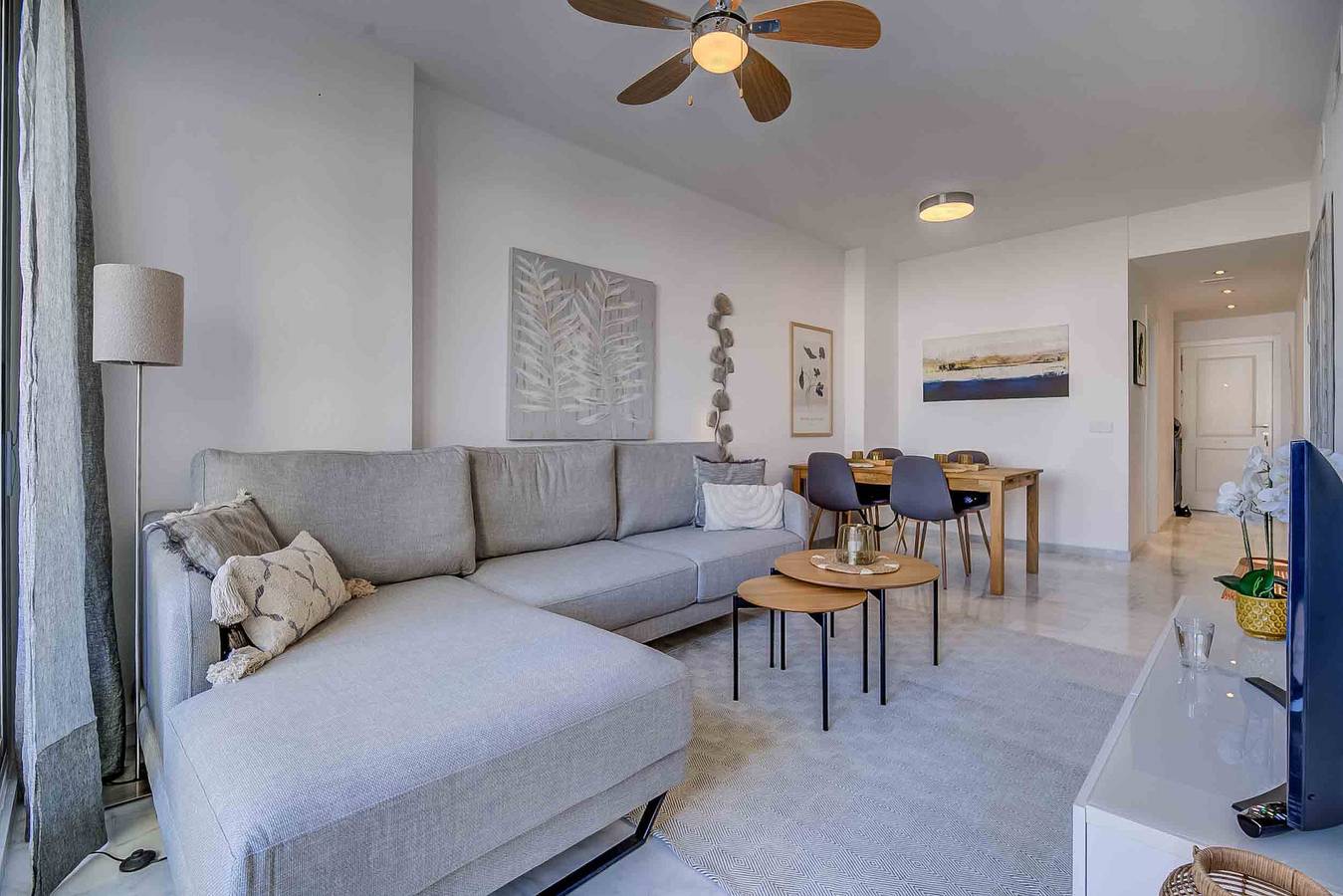 Apartamento entero, Apartamento 'Rooftop Oasis' con vistas al mar, Wi-Fi y aire acondicionado in Playa de Torreblanca, Fuengirola