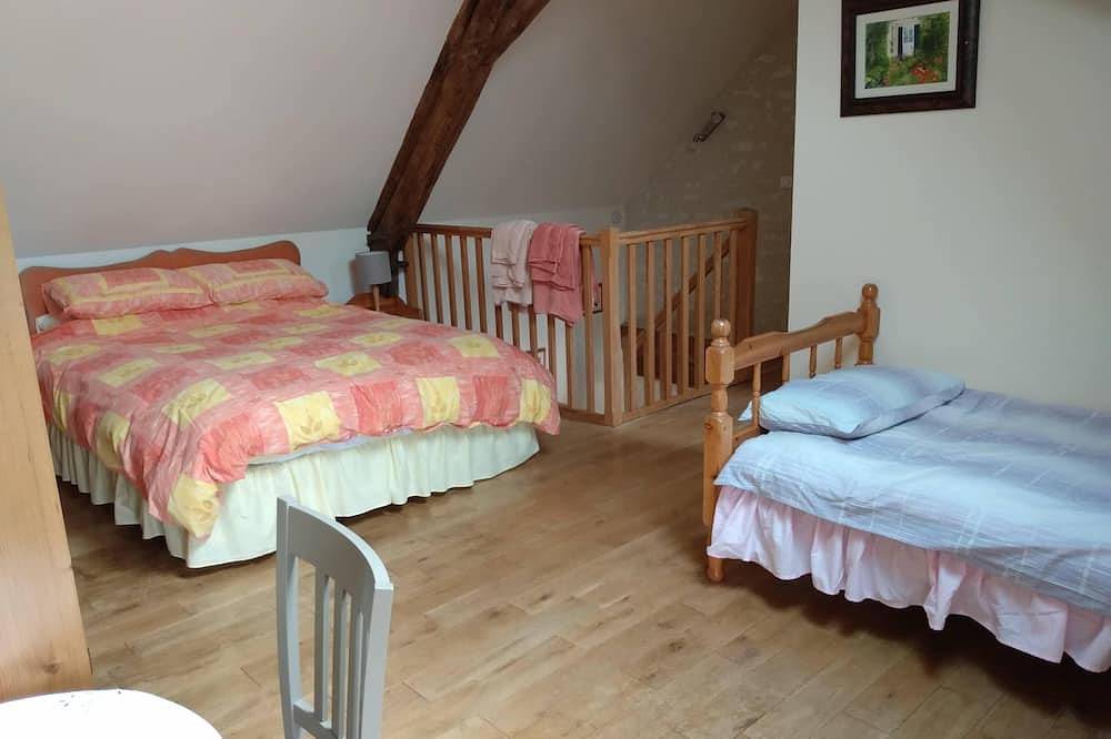 Maison modernisée d'une chambre au coeur de la campagne tourangelle in Charnizay, Région de Loches