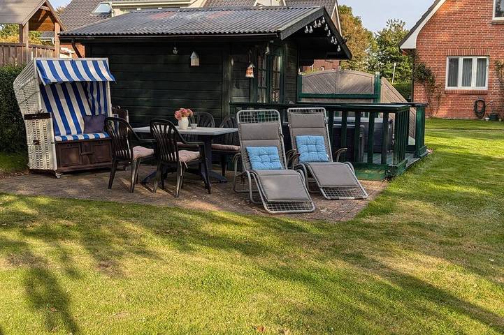 Ferienwohnung für 5 Personen, mit Terrasse und Garten in Alkersum