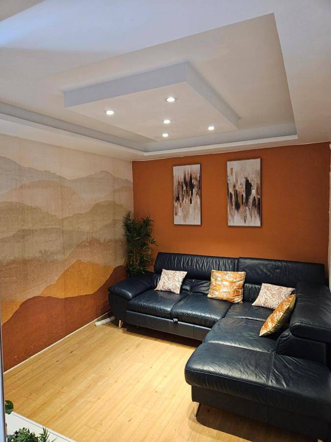 Deluxe Double Room with Balcony in Annemasse, Région de Saint-Julien-en-Genevois