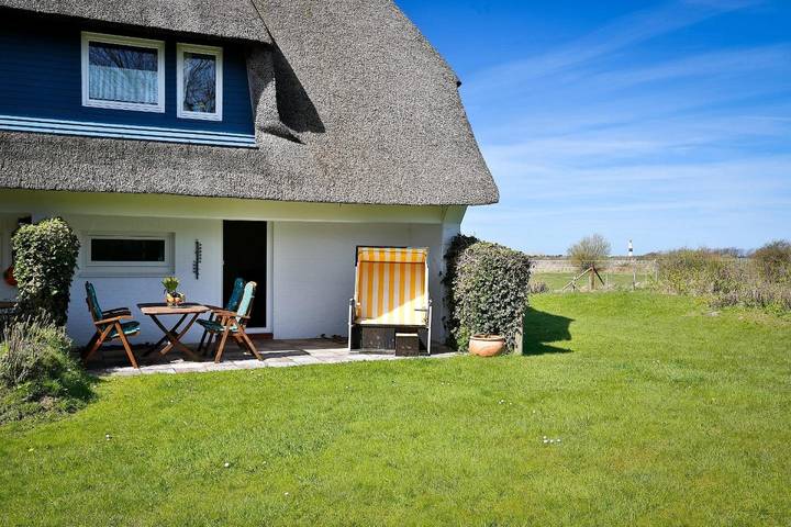 Ferienwohnung für 2 Personen, mit Terrasse und Garten in Wenningstedt - 2