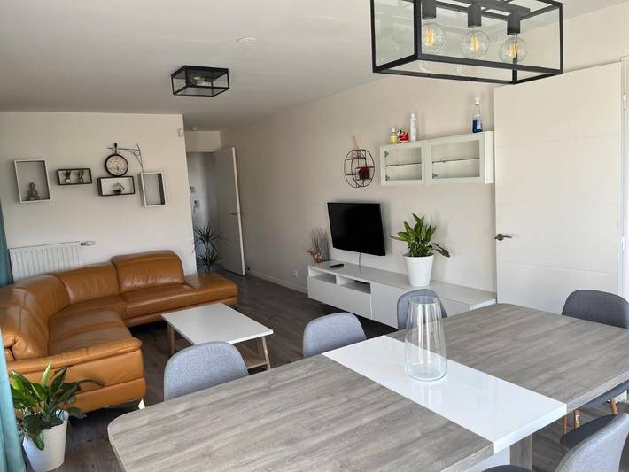 Appartement de vacances pour 9 personnes, avec Balcon ainsi que Jacuzzi et Terrasse à Romainville