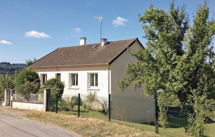 Location de vacances pour 6 personnes, avec Terrasse à Peyrat-le-Château