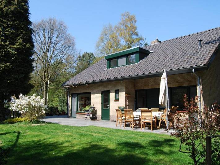 Vakantiehuis voor 11 personen, with Whirlpool and Terras as well as Tuin and Zwembad in Boekel