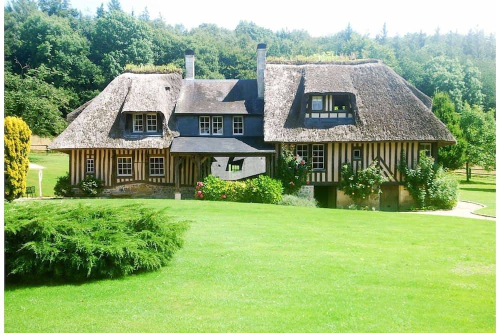 Manoir Des Herbes in Touques, Region de Lisieux