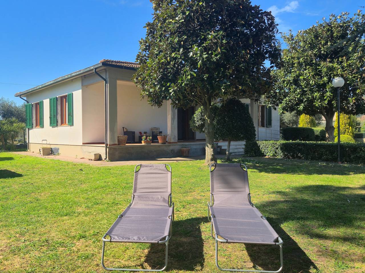 La Casarosa – Maison de vacances en Toscane avec jardin privé et Wi-Fi in Cascina, Province de Pise
