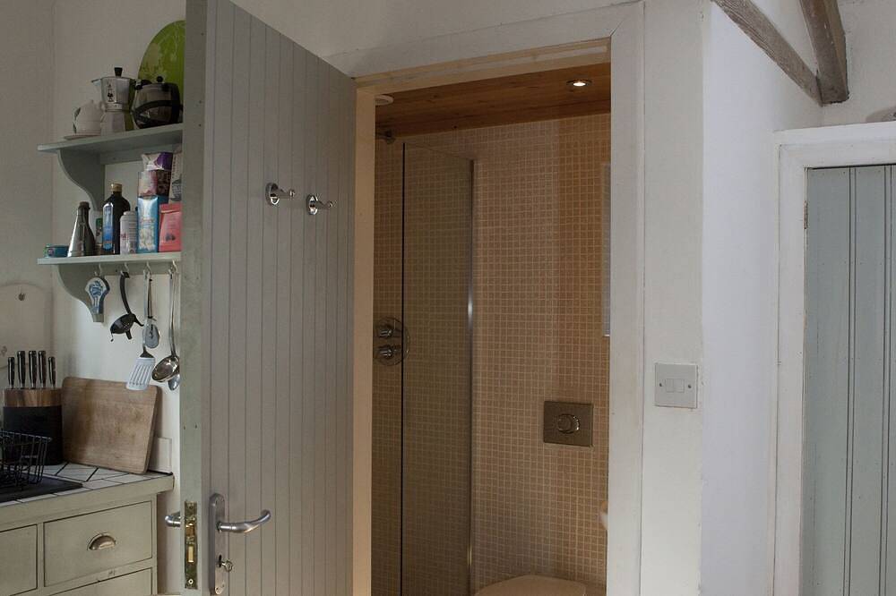 Charming old stables studio cottage in Skibbereen-West Cork, County Cork