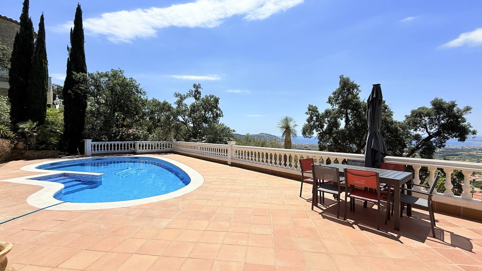 Villa für 6 Personen mit Terrasse in El Mas Fumats, Roses