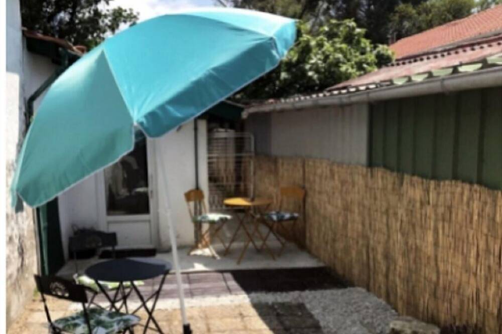 Appartamento intero, T2 Anglet near beach, port, garden not overlooked, 5 mins drive from the beach in Anglet, Bayonne e dintorni