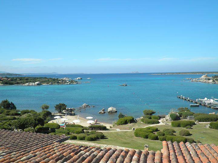 Ganze Ferienwohnung, Drei-Zimmer-Wohnung in einer Residenz am Meer in Marinella in Villaggio Marineledda, Costa Smeralda