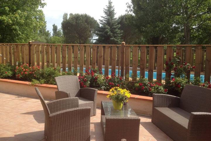 Gîte pour 8 personnes, avec Terrasse et Jardin