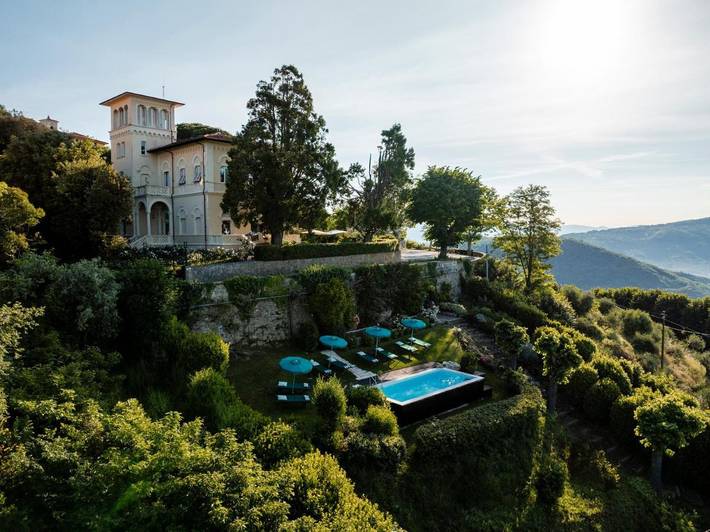 B&b per 4 persone, con Terrazza e Idromassaggio nonché Giardino e Piscina a Montecatini Terme