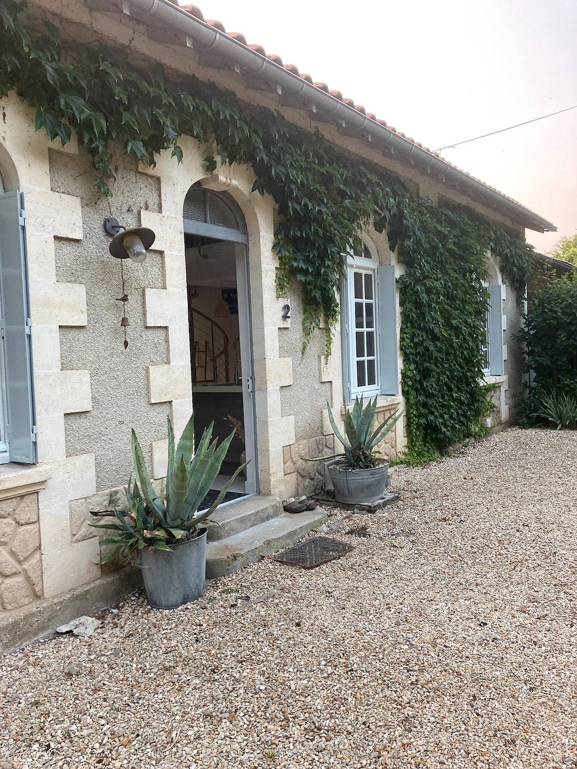 Ferienhaus 'Au Bord De La Charente' mit privater Terrasse und privatem Garten in Jarnac, Charente