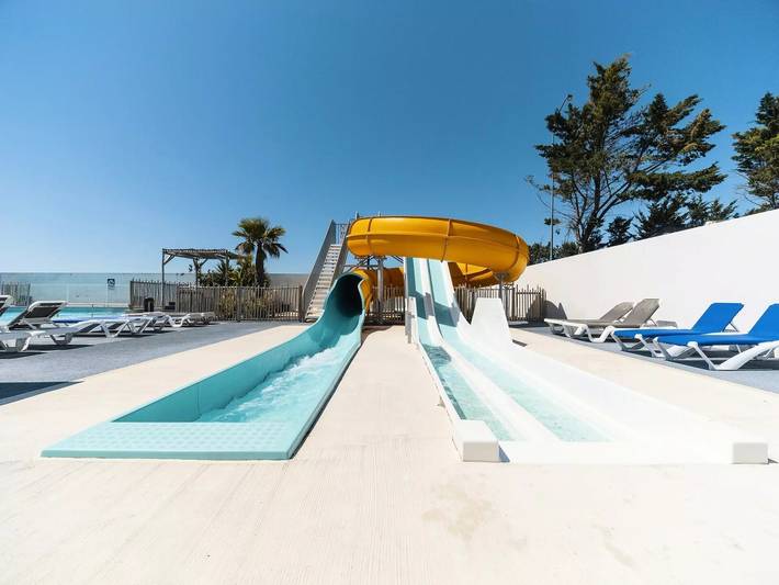 Mobil home pour 2 personnes, avec Terrasse et Piscine à L'Houmeau