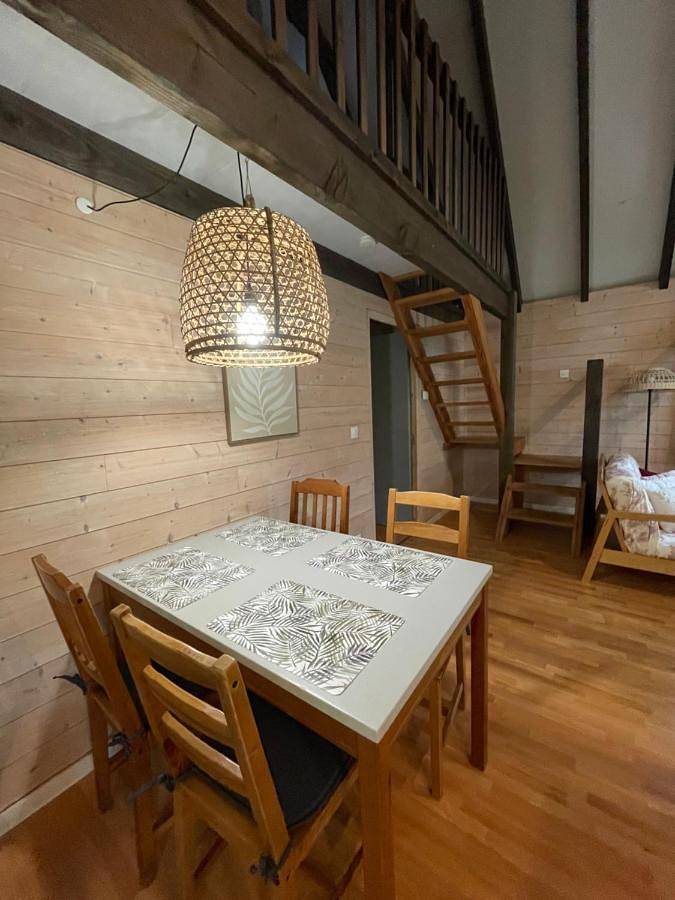 Gîte pour 5 personnes, avec jardin et terrasse ainsi que jacuzzi et piscine à Biron - 4