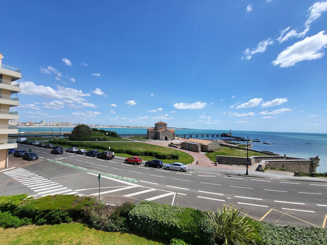 Appartement entier, T2 avec terrasse, 500m de la plage, Les Sables-d'Olonne in Les Sables-d'Olonne, Vendée