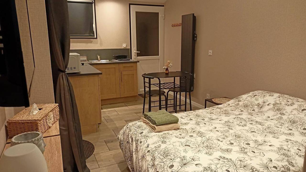 Appartement entier, One-Bedroom Apartment in Prenois, Région de Dijon