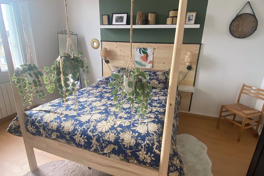 Entire apartment, A cocoon in the presbytery (with private parking) in Caen, Caen region