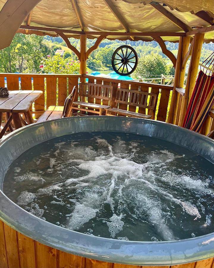 Dobra Miejscówka Domki nad Jeziorem Solińskim Jacuzzi 60 m od plaży 504-978-418 in Karpaty (Polska)