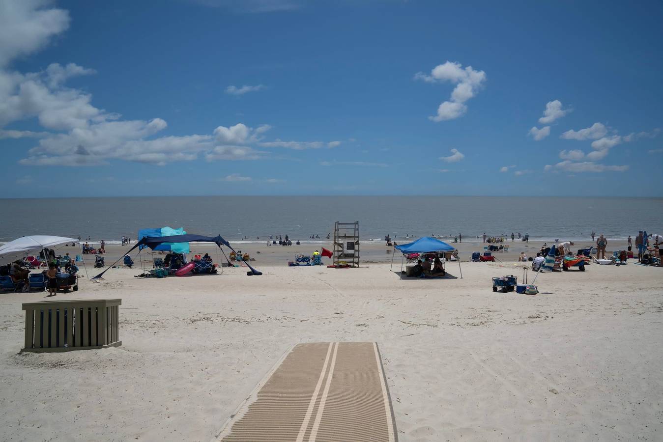 Entire apartment, Steps to Beach-Hilton Head Condo-Pet Friendly in Folly Field, Beaufort County