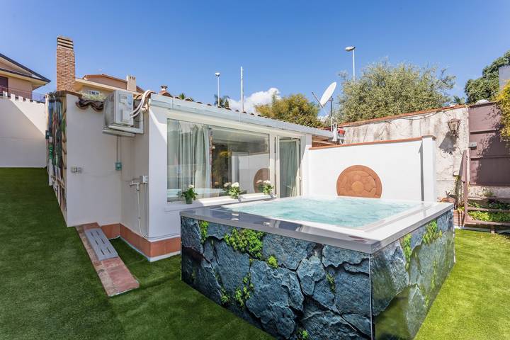 Gîte pour 4 personnes, avec jardin et jacuzzi, animaux acceptés à Acireale - 2