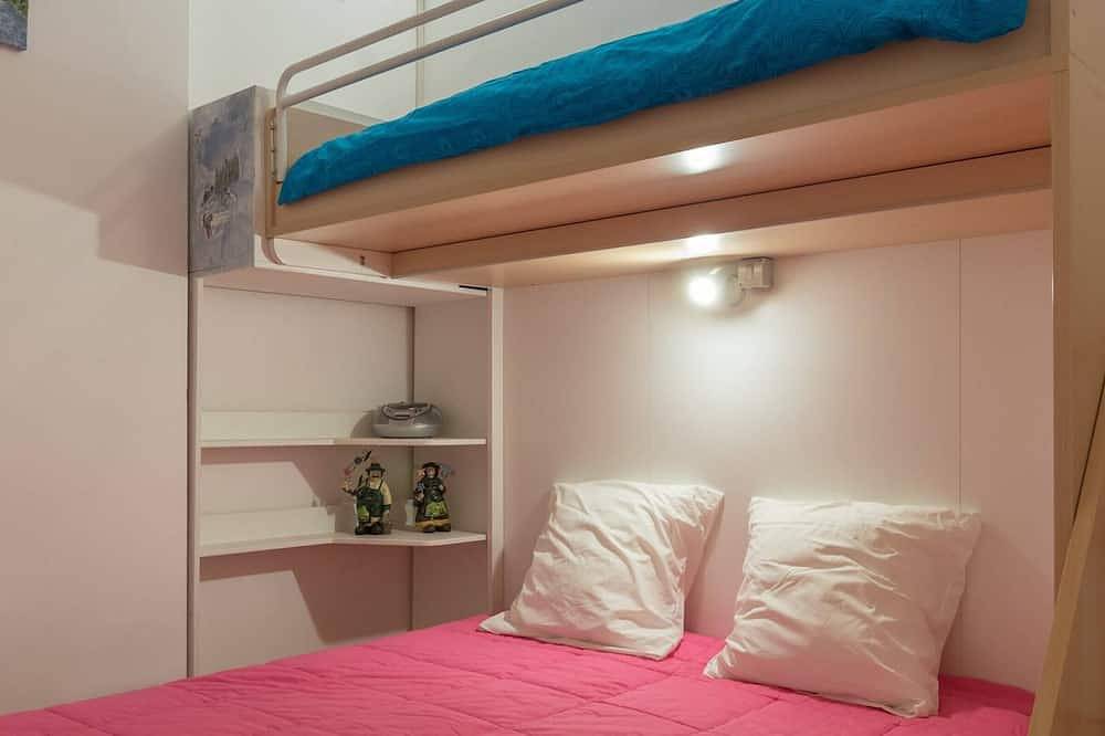 Geheel appartement, Cozy Mountain Studio with South-Facing Balcony, Sleeps 5, Close to Ski Lifts and Shuttle in Montgenèvre, Briançon en omgeving