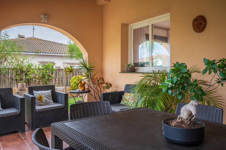 At002 Creixell: Maison avec jardin à 5 minutes en voiture de la plage in Creixell, Costa Dorada