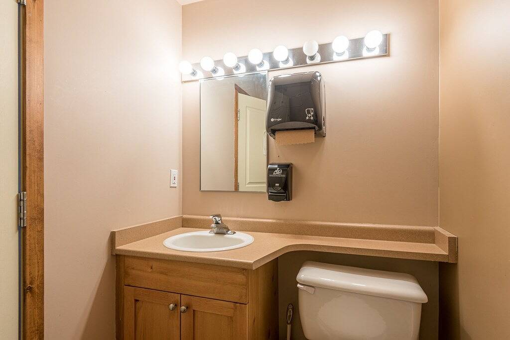 Ganze Wohnung, Large corner unit in Creekside - perfect location close to the trails & village! in Silver Star