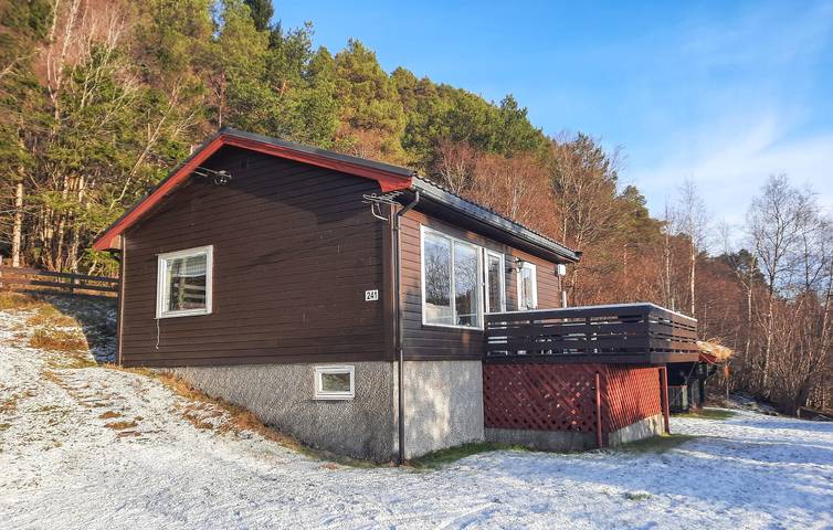 Ferienhaus für 6 Personen, mit Garten und Ausblick sowie Terrasse in Tingvoll