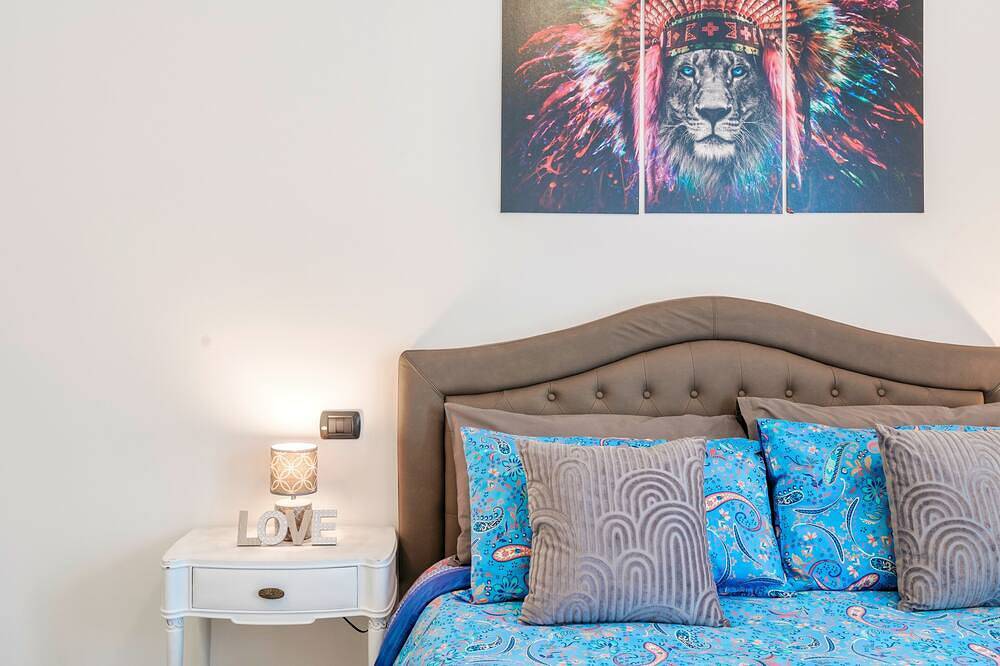 Entire apartment, [2 minutes from the Station] Comfort & Design in Brescia, Brescia Province