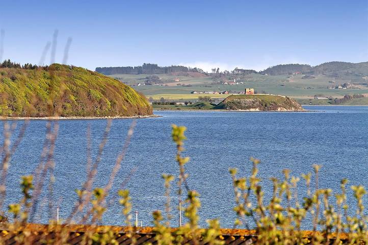 Beautiful home in Rønde w/ WiFi and 3 Bedrooms in Følle Strand, Djursland