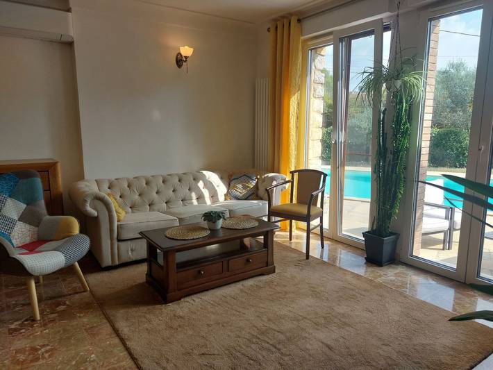 Location de vacances pour 6 personnes, avec terrasse et jardin à Trans-en-Provence - 4