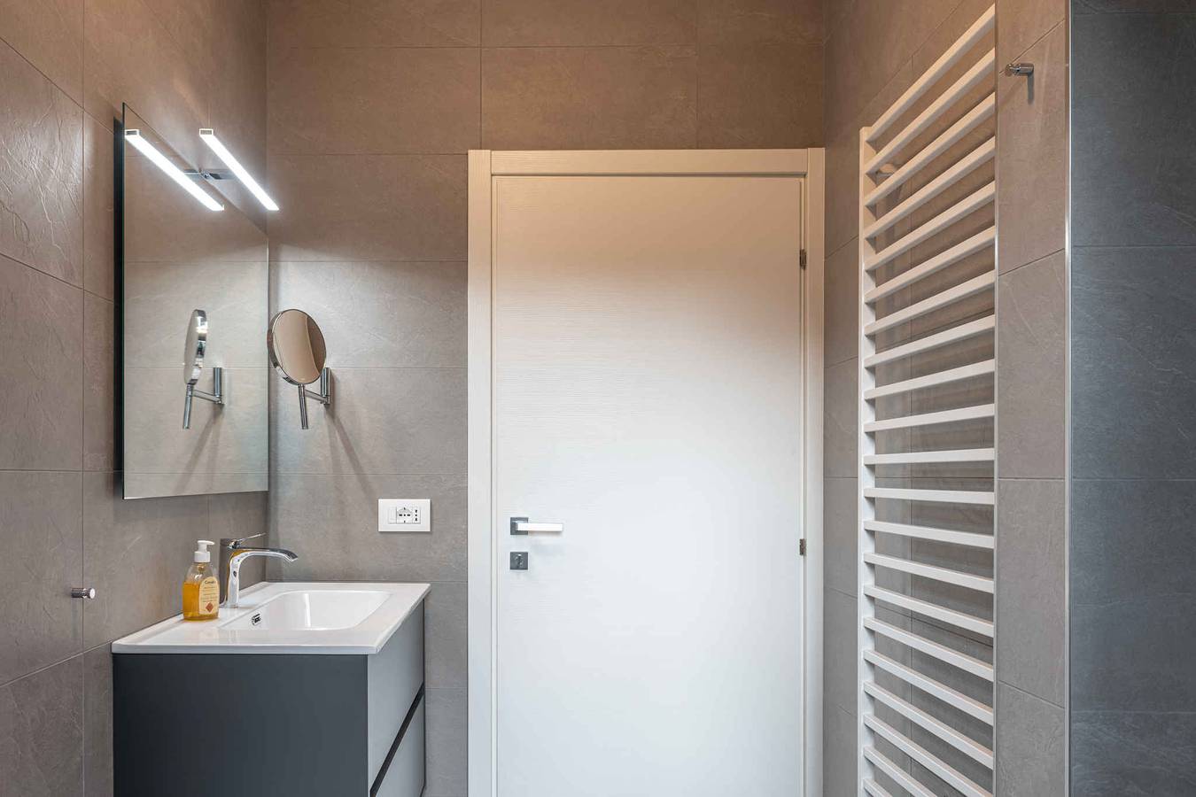 Ganze Ferienwohnung, Ferienwohnung mit Balkon mit Blick auf die Berge in Pieve di Ledro, Ledro