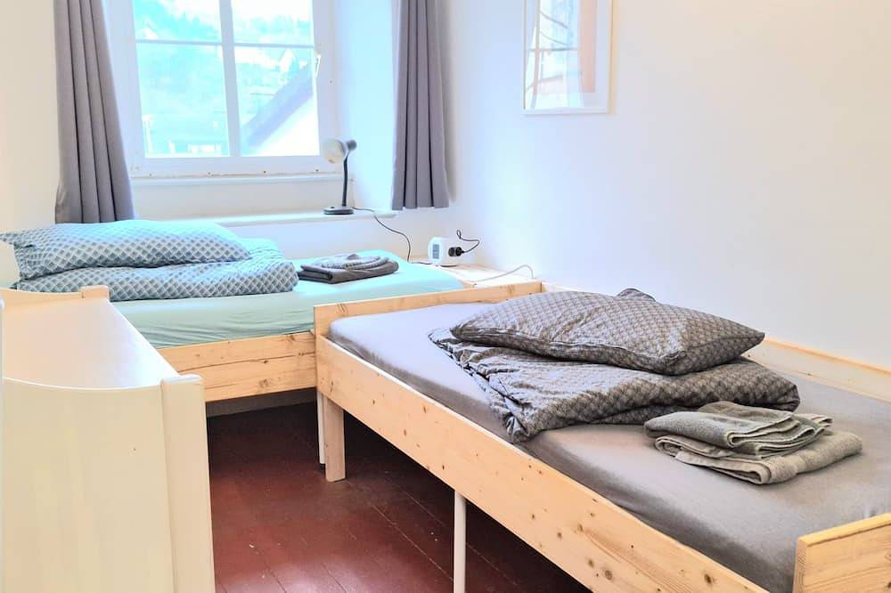 Großes Ferienhaus mit 10 Schlafzimmer und bietet Platz für bis zu 22 Gäste in Neuerburg, Eifelkreis Bitburg-Prüm
