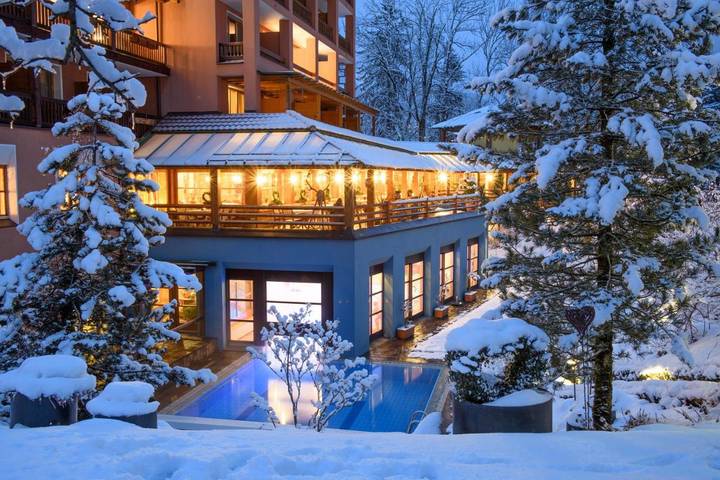 Hôtel pour 5 personnes, avec jardin et jacuzzi ainsi que sauna et piscine