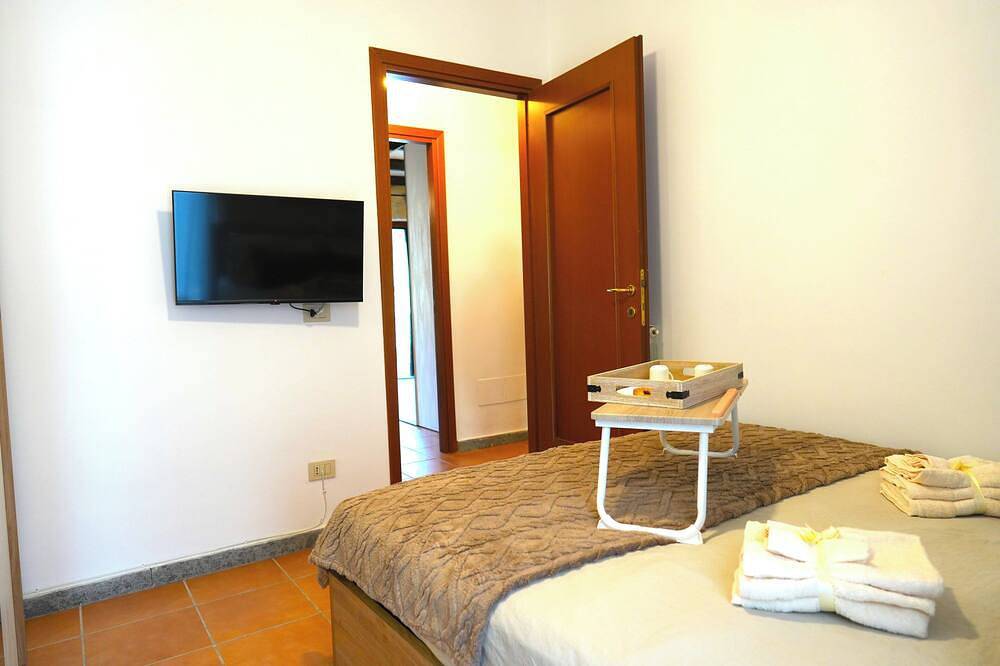 Jannuzzi House in Trevignano Romano, Braccianosee