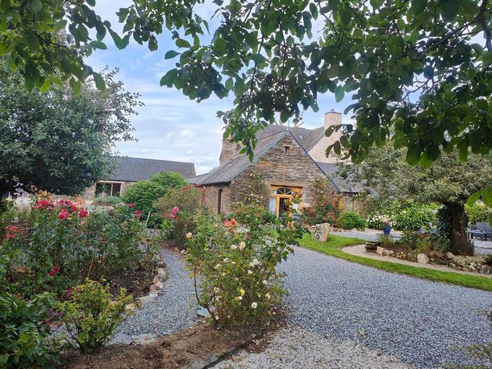Chambre d’hôte pour 3 personnes, avec Terrasse ainsi que Jardin et Vue dans le Morbihan