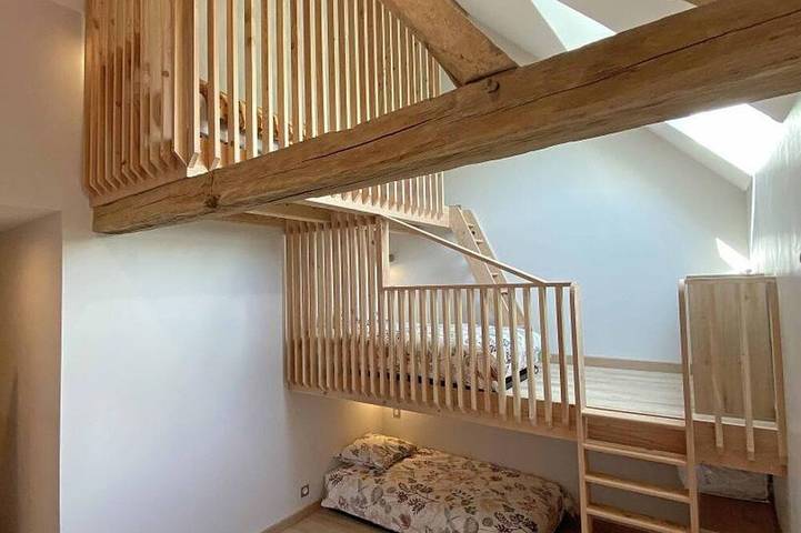 Gîte pour 11 personnes, avec terrasse et jardin à La Mesnière - 2