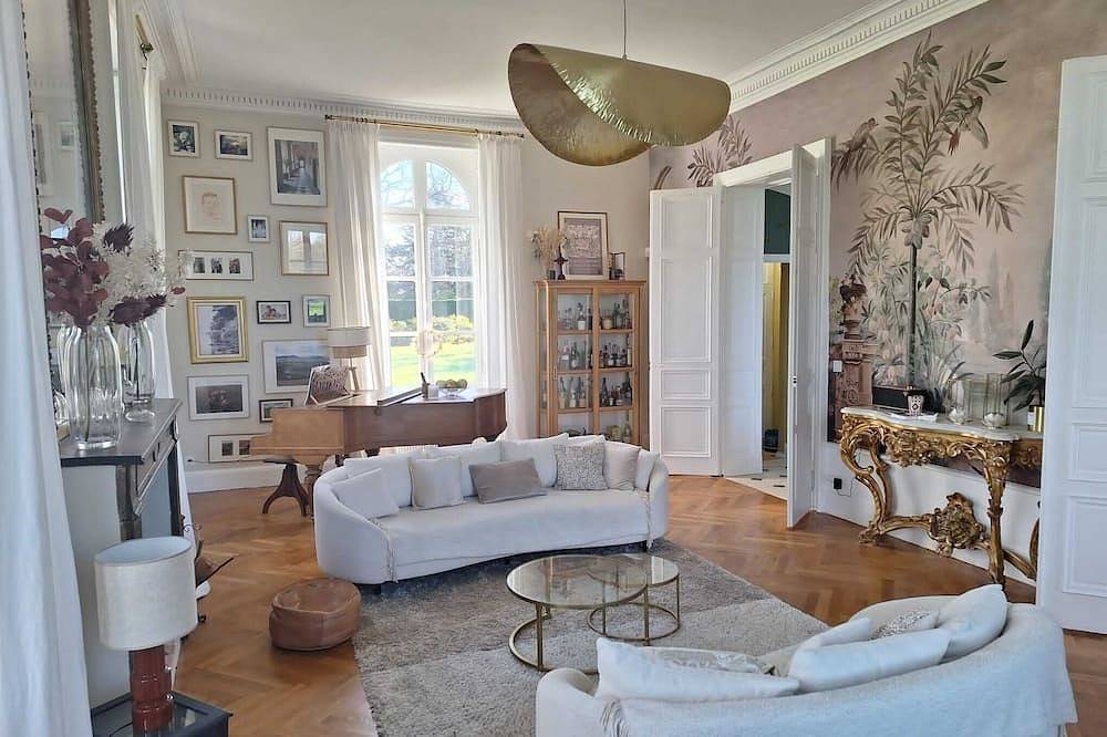 Family manor house in Bouchemaine, Angers region