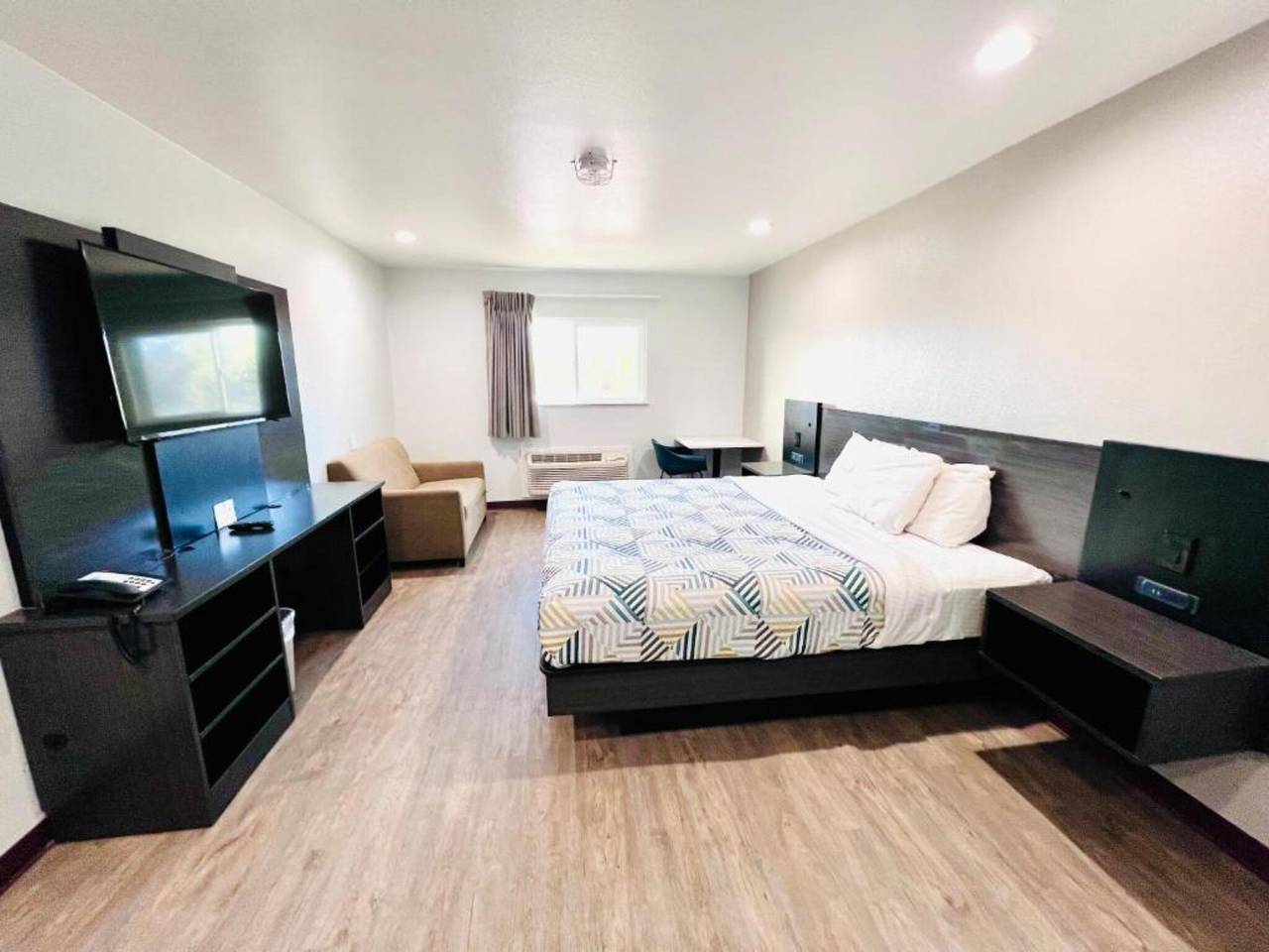 Apartamento entero, 1 cama king size | No fumadores, microondas, sofá cama in Lake Mohave, Bullhead City