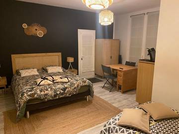 Chambre d’hôte pour 5 personnes, avec vue ainsi que piscine et jardin à Clénay