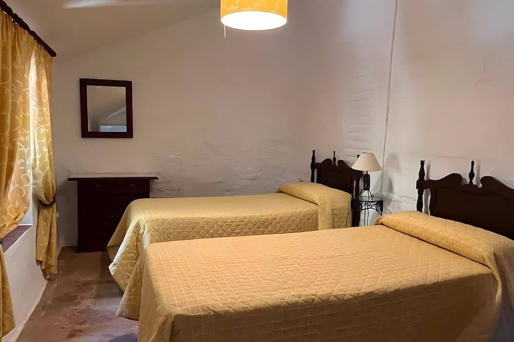 Casa rural 'La Casa Del Colono' con vistas a la montaña, piscina compartida y Wi-Fi in Villa de Otura, Provincia de Granada