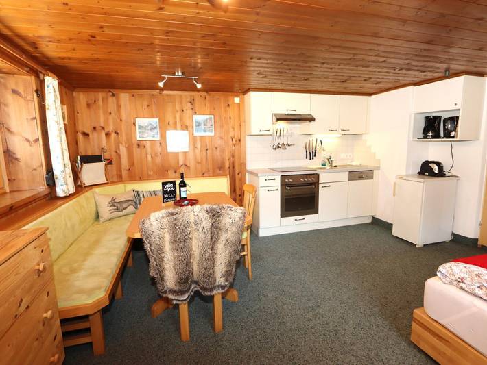 Ganze Wohnung, Nettes Apartment im typischen Tiroler Stil in Bruck am Ziller, Bezirk Schwaz