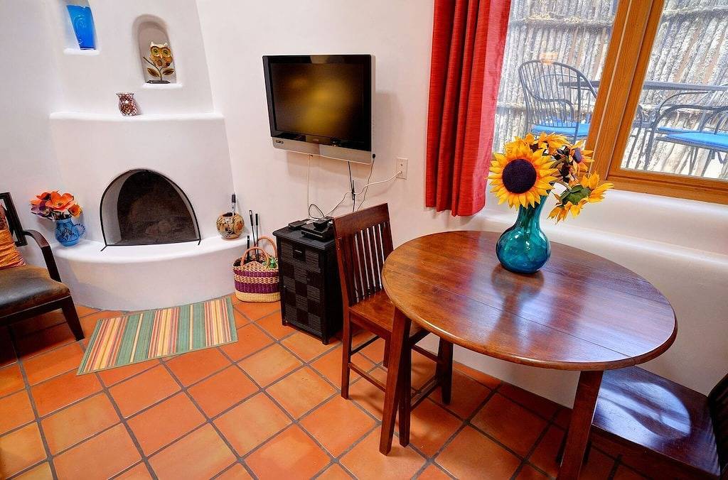Das romantische Casita im Loft-Stil liegt an der Santa Fe Plaza in Santa Fe, Santa Fe County