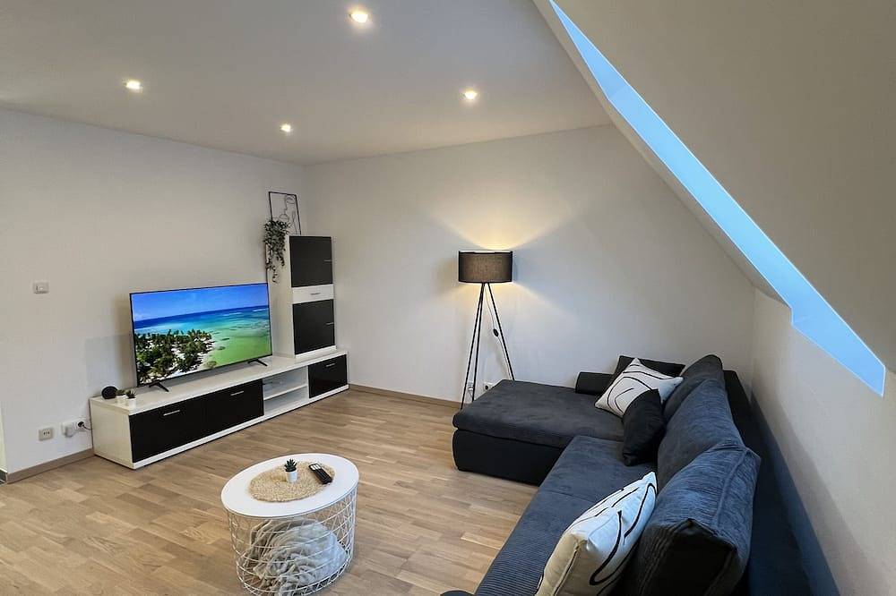 Entire apartment, Moderne Wohnung in Karlsruhe Neureut mit Guter Öpnv Anbindung in Karlsruhe, Rhine Plain