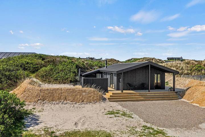 Villa für 6 Personen, mit Balkon/Terrasse und Whirlpool sowie Terrasse